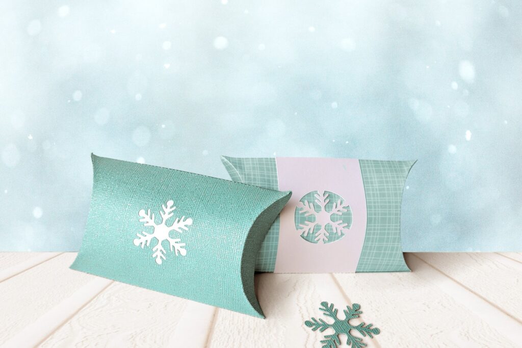 Pillow gift boxes